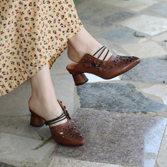 Mules de punta puntiaguda estilo retro con tacones de bloque