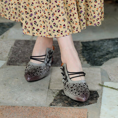 Mules de punta puntiaguda estilo retro con tacones de bloque