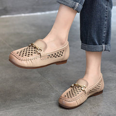 Handgefertigte weiche Slipper mit Metallschnallendetails