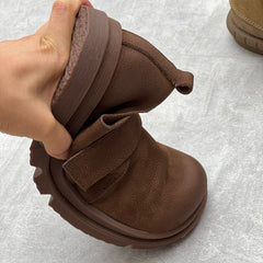 Weiche Slipper mit runder Spitze und Klettverschluss