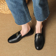Handgefertigte Retro-Wachs-Loafer mit Metall