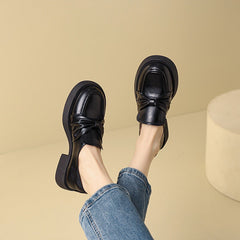 Klobige Loafer mit Schleifendetail, weiche runde Zehenpartie, handgefertigt