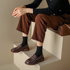 Mocasines con cadena y punta redonda suave hechos a mano