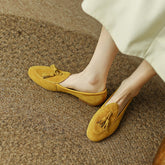 Loafer aus Wildleder mit Quasten und runder Spitze