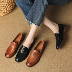 Handgefertigte Retro-Wachs-Loafer mit Metall