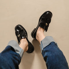 Loafer mit Blumendetail, weiche runde Zehenpartie, handgefertigt