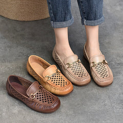 Handgefertigte weiche Slipper mit Metallschnallendetails