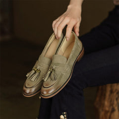 Loafer mit Retro-Quasten und runder Spitze