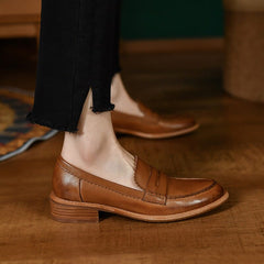 Klassische Pennyloafer mit runder Spitze