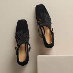 Handgefertigte Pumps aus Wildleder, Mary Jane, T-Riemen, quadratische Zehenpartie, Quastendetails