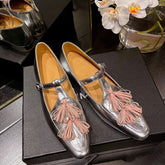 Handgemachte Mary Jane Schuhe mit T-Riemen und Quasten