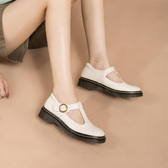 Zapatos Mary Jane planos hechos a mano con punta redonda en beige y negro