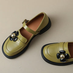 Zapatos Mary Jane hechos a mano con detalle de flores