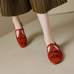 Handgefertigte Mary-Jane-Schuhe mit T-Riemen und Quastendetail, quadratische Zehenpartie