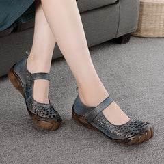 Sandalias Mary Jane de tacón medio hechas a mano con punta redonda y hebilla recortada estilo retro en gris y azul.