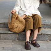 Handgefertigte Mary Janes mit T-Riemen und runder Zehenpartie