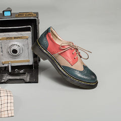 Handgemachte Color Blocking Wingtip Brogues Schnürschuhe Oxfords Martin Sohle 10 Farben