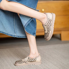 Cut-Out-Oxfords für den Sommer, weiche Schnürschuhe