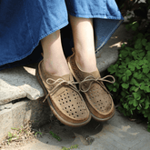 Handgefertigter, perforierter, weicher Boden aus Vollnarbenleder