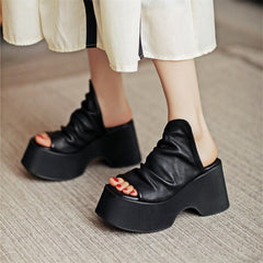 Handgemachte Plateau-Hausschuhe aus Rindsleder mit offener Spitze