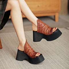 Handgemachte Plateau-Hausschuhe aus Rindsleder mit offener Spitze