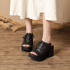 Handgemachte Plateau-Peep-Toe-Hausschuhe aus Rindsleder mit Schnürung und High Heel-Sandalen