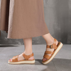 Sandalen mit offener Spitze und Retro-Schnalle