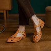 Handgefertigte Gladiator-Sandalen mit T-Riemen und runder Spitze