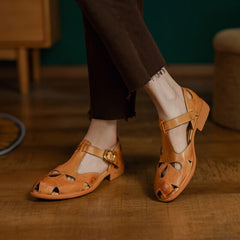 Handgefertigte Gladiator-Sandalen mit T-Riemen und runder Spitze