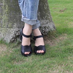 Handgemachte Keilsandalen Knöchelriemen perforiertes Obermaterial Peep Toe