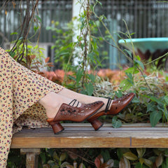 Mules de punta puntiaguda estilo retro con tacones de bloque