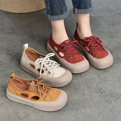 Low-Top-Sneakers zum Schnüren und Cut-Out