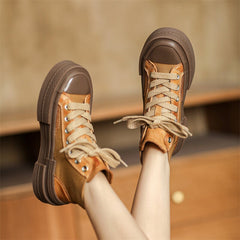 Flache High-Top-Sneakers zum Schnüren und aus Canvas