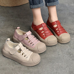 Sneakers mit geflochtener Gummikappe und Klettverschluss