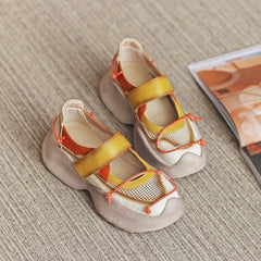 Mary-Jane-Sneakers mit Plateausohle und Klettverschluss