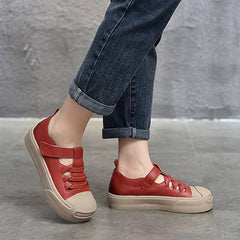 Sneakers mit geflochtener Gummikappe und Klettverschluss