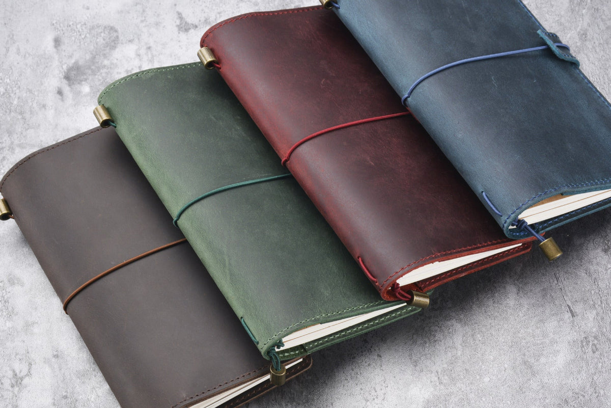 Handgemachtes Tagebuch aus Leder im Vintage-Stil mit auswechselbaren losen Blättern