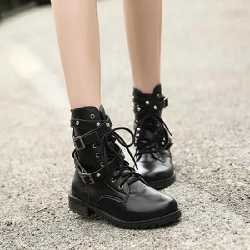 Schuhe im Gothic-Stil