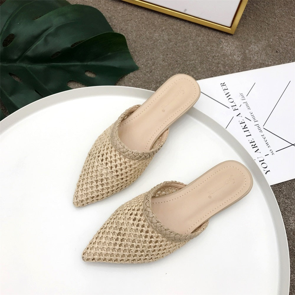 Flat Flip Flops With Pointed Toe