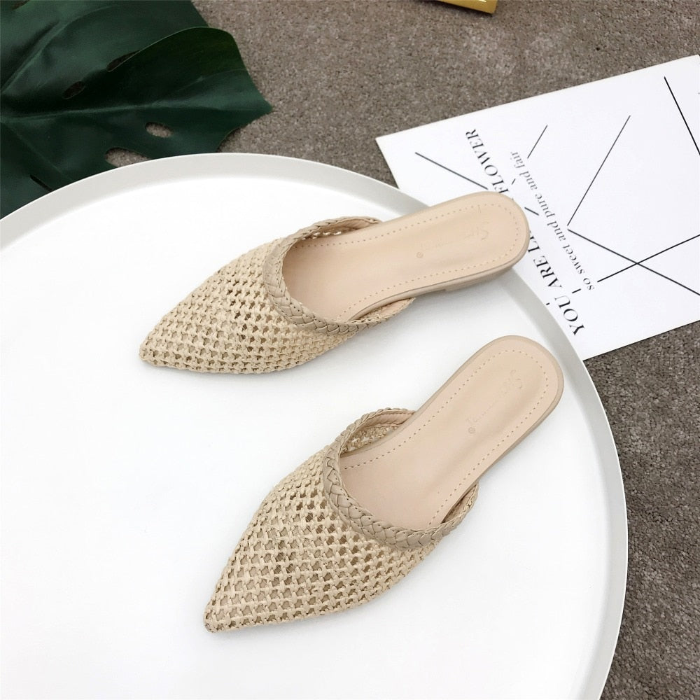 Flat Flip Flops With Pointed Toe