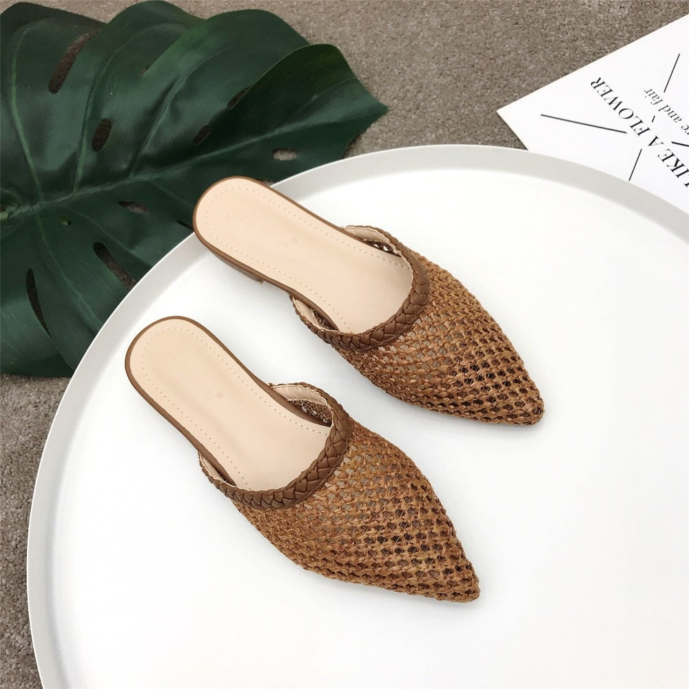 Flat Flip Flops With Pointed Toe