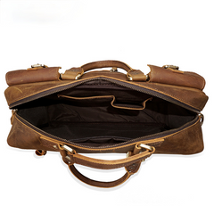 Maletín de viaje de cuero desgastado