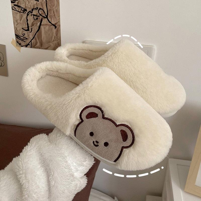 Bonitas pantuflas de piel de oso para mujer 