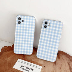 Funda para iPhone con cuadros azul bebé