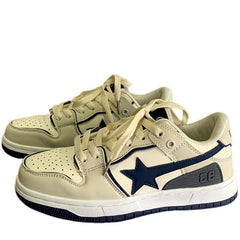 Zapatillas Shooting Star en beige y azul marino