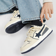 Zapatillas Shooting Star en beige y azul marino