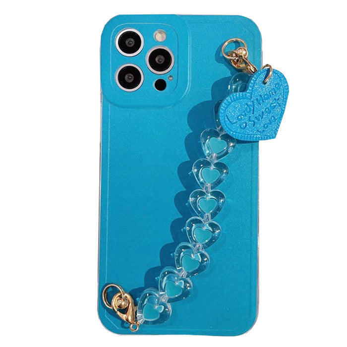 Funda para iPhone con cadena de corazón azul