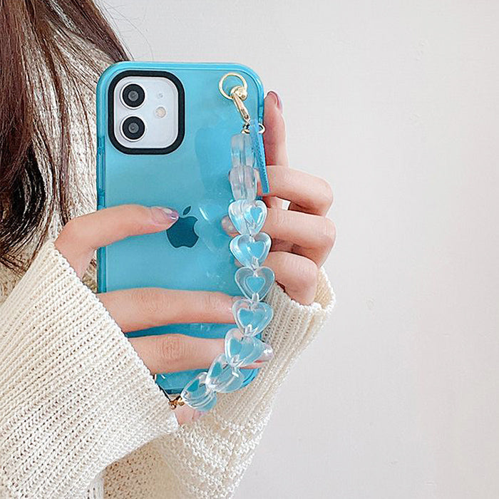 Funda para iPhone con cadena de corazón azul