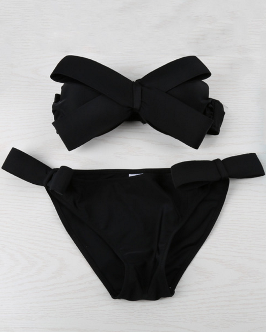 Conjunto de bikini bandeau con lazo