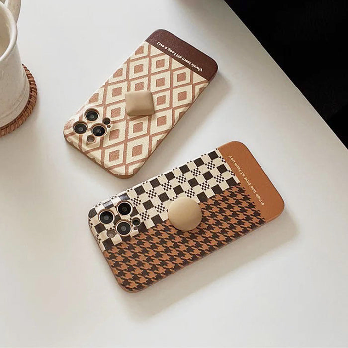 Funda para iPhone con diseño de pata de gallo marrón